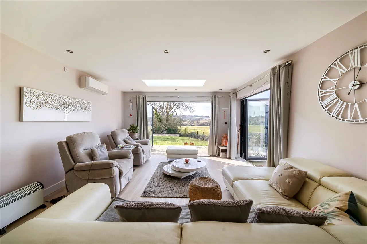 Edgwarebury Lane, Edgware, HA8, photo 11