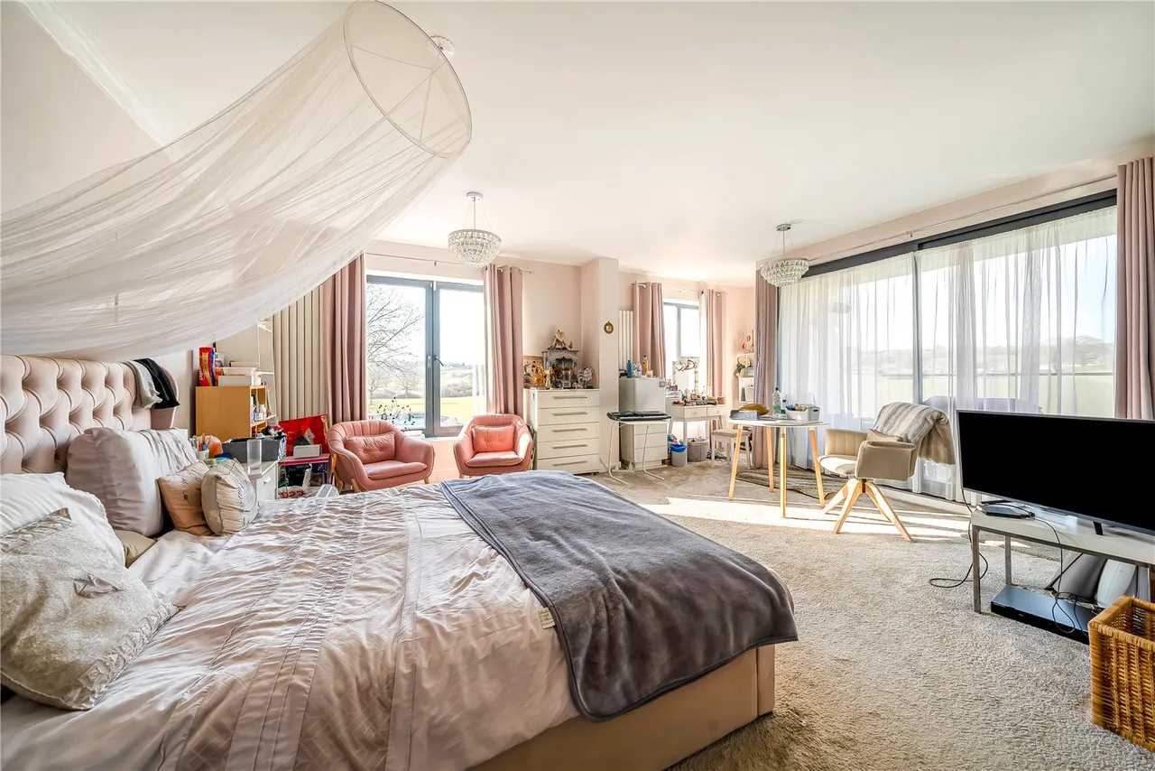 Edgwarebury Lane, Edgware, HA8, photo 6