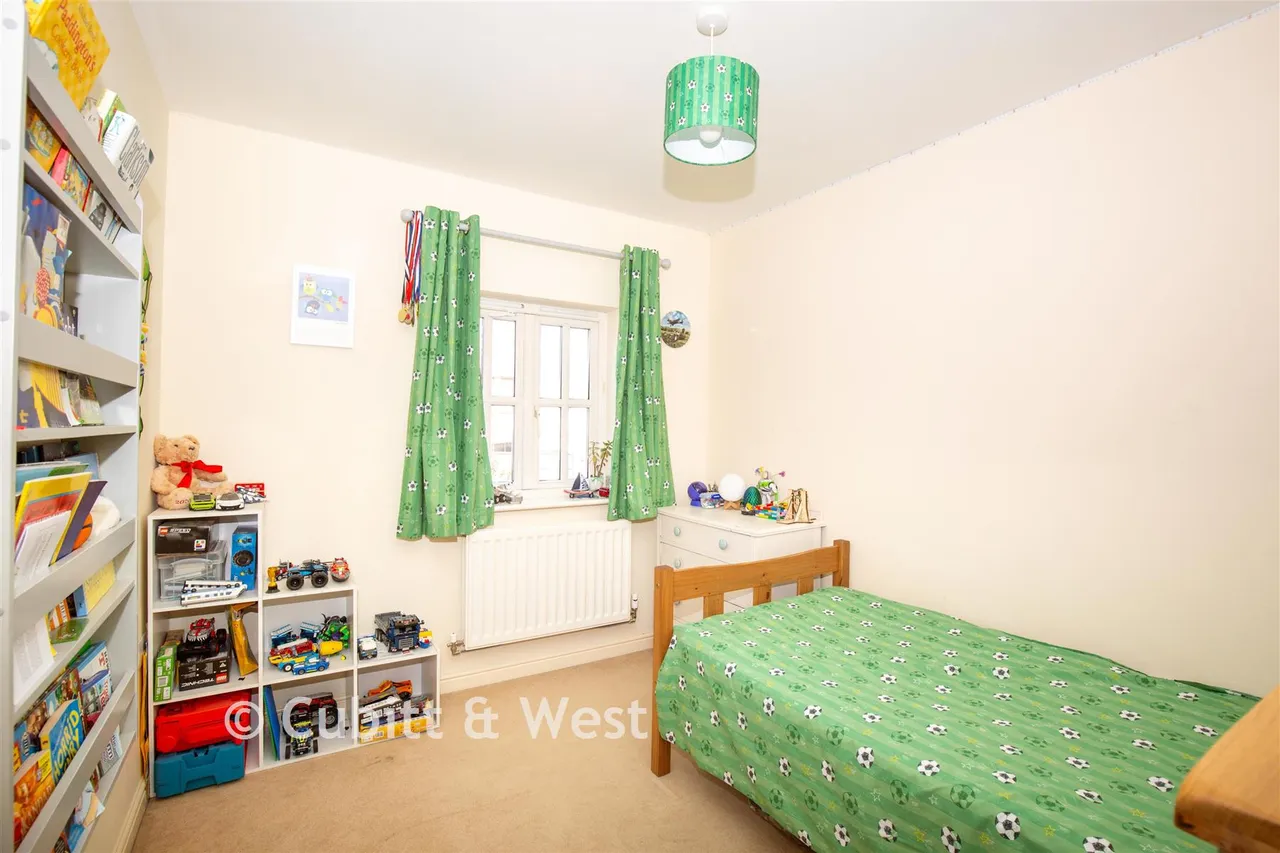 The Willows, Parbrook, RH14, photo 11