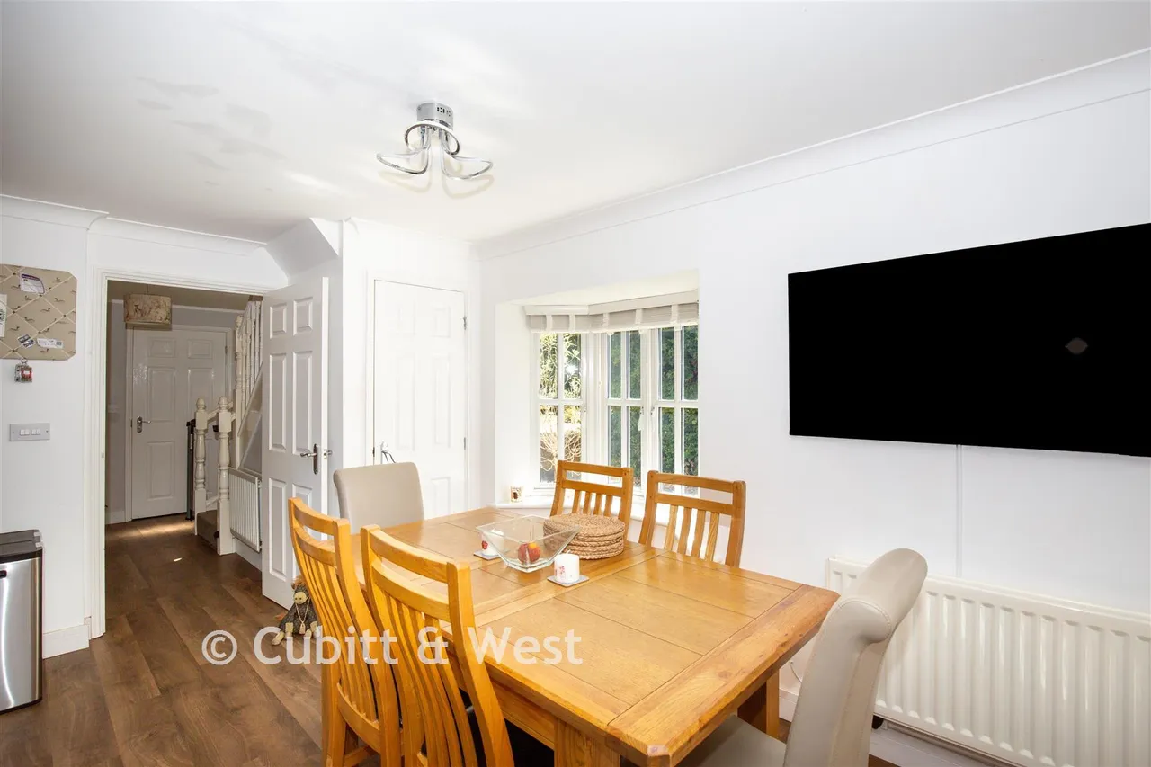 The Willows, Parbrook, RH14, photo 4