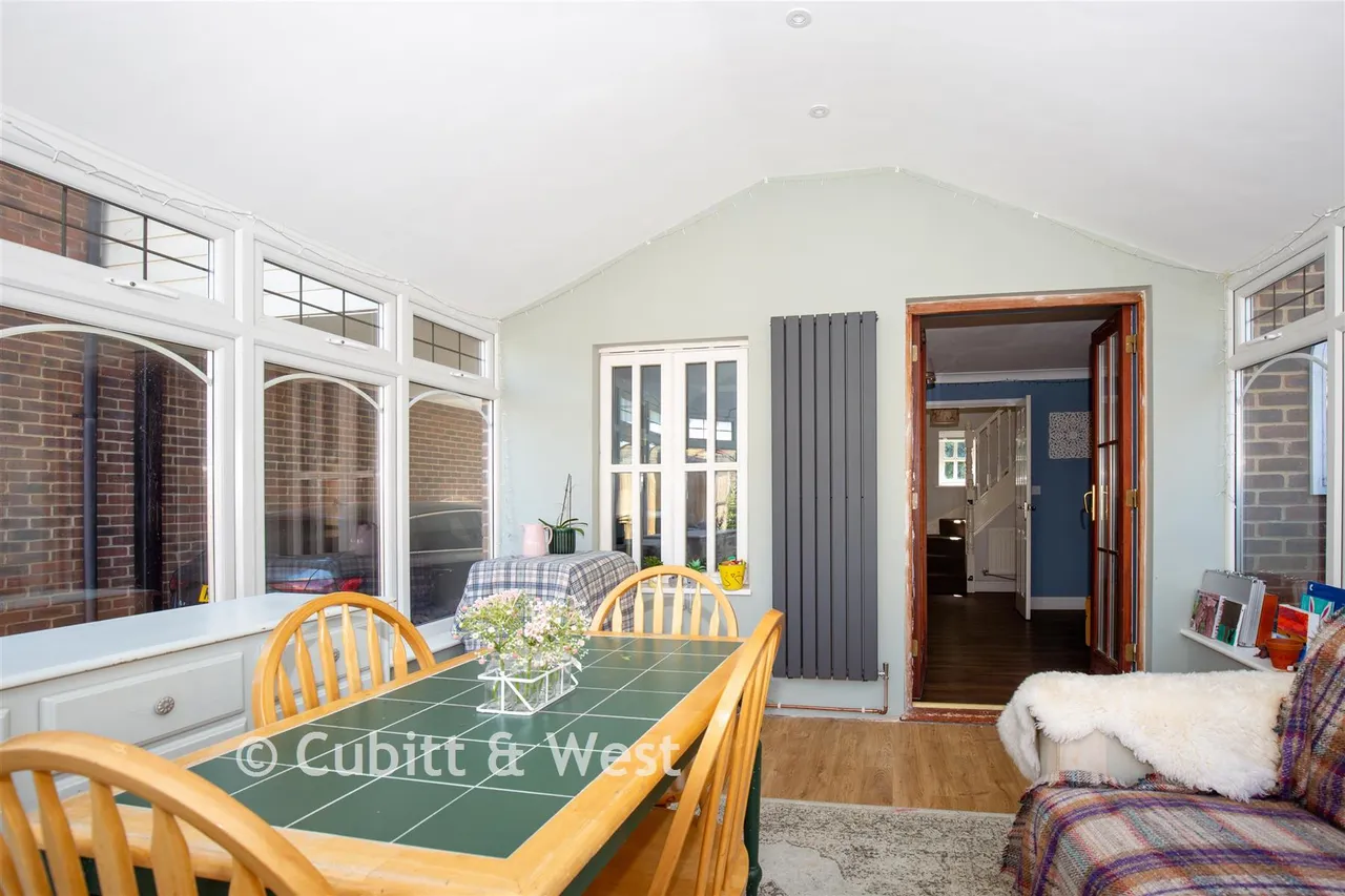 The Willows, Parbrook, RH14, photo 6