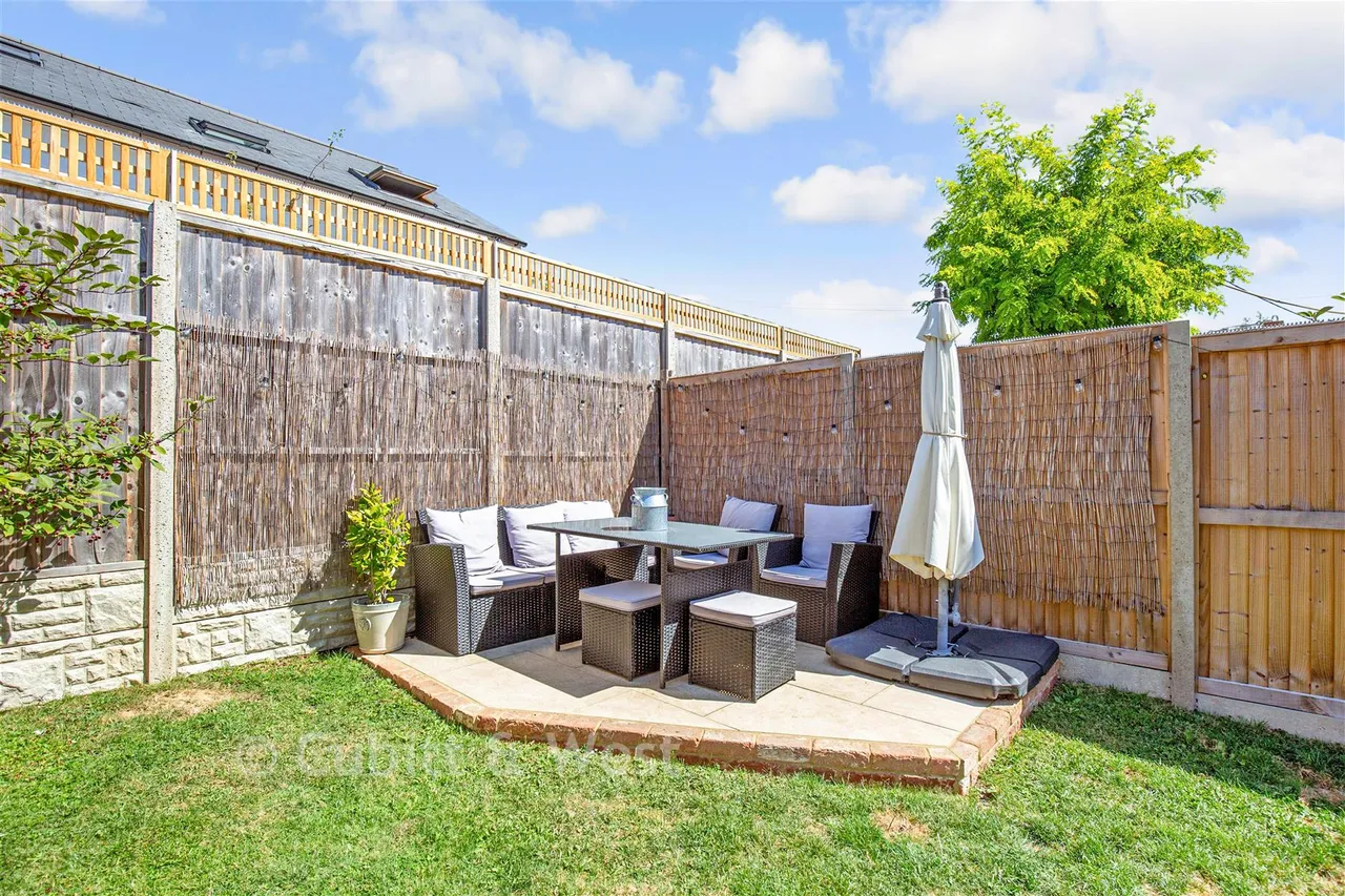 The Willows, Parbrook, RH14, photo 15