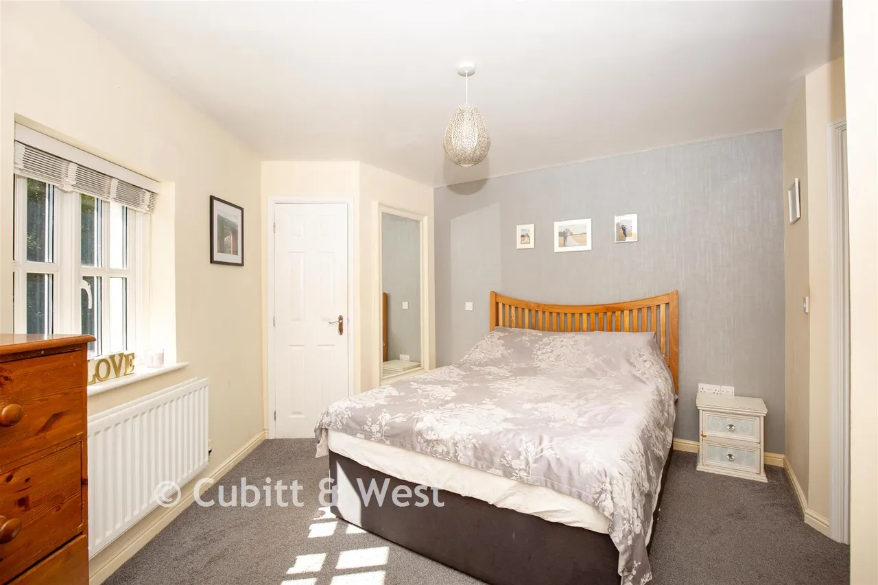 The Willows, Parbrook, RH14, photo 9