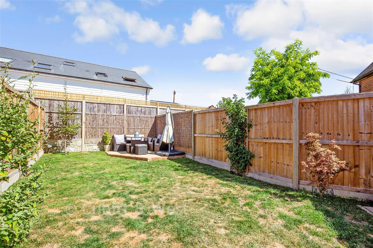 The Willows, Parbrook, RH14, photo 14