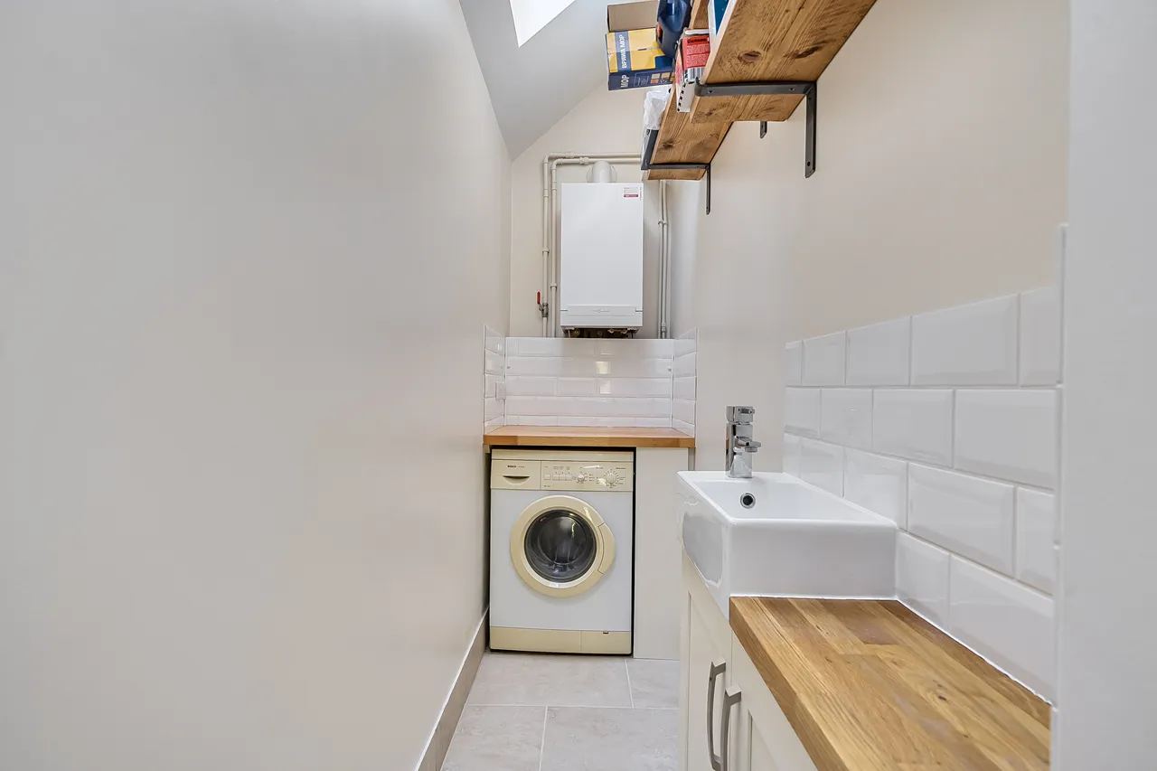 Woodham Lane, Addlestone, KT15, photo 12