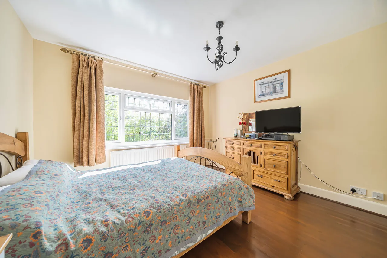 Woodham Lane, Addlestone, KT15, photo 8