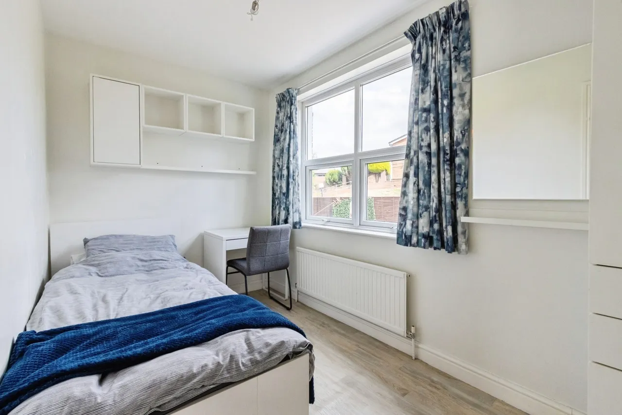 Wrenthorpe Road, Wrenthorpe, Wakefield, West Yorkshire, WF2, photo 19
