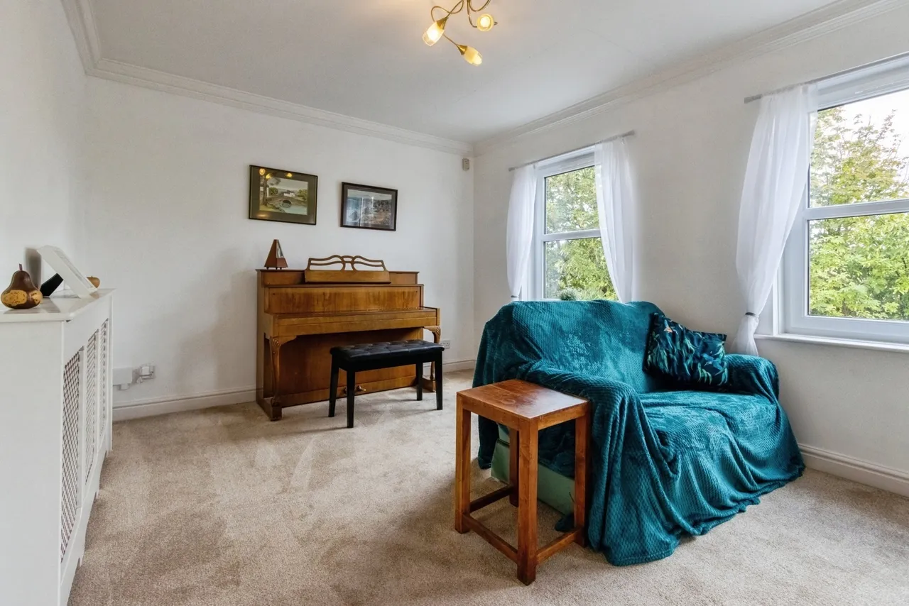 Wrenthorpe Road, Wrenthorpe, Wakefield, West Yorkshire, WF2, photo 5