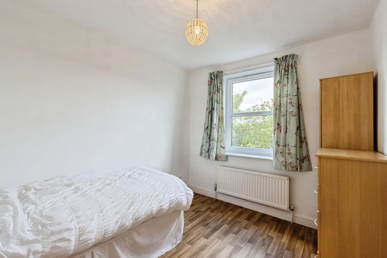 Wrenthorpe Road, Wrenthorpe, Wakefield, West Yorkshire, WF2, photo 17