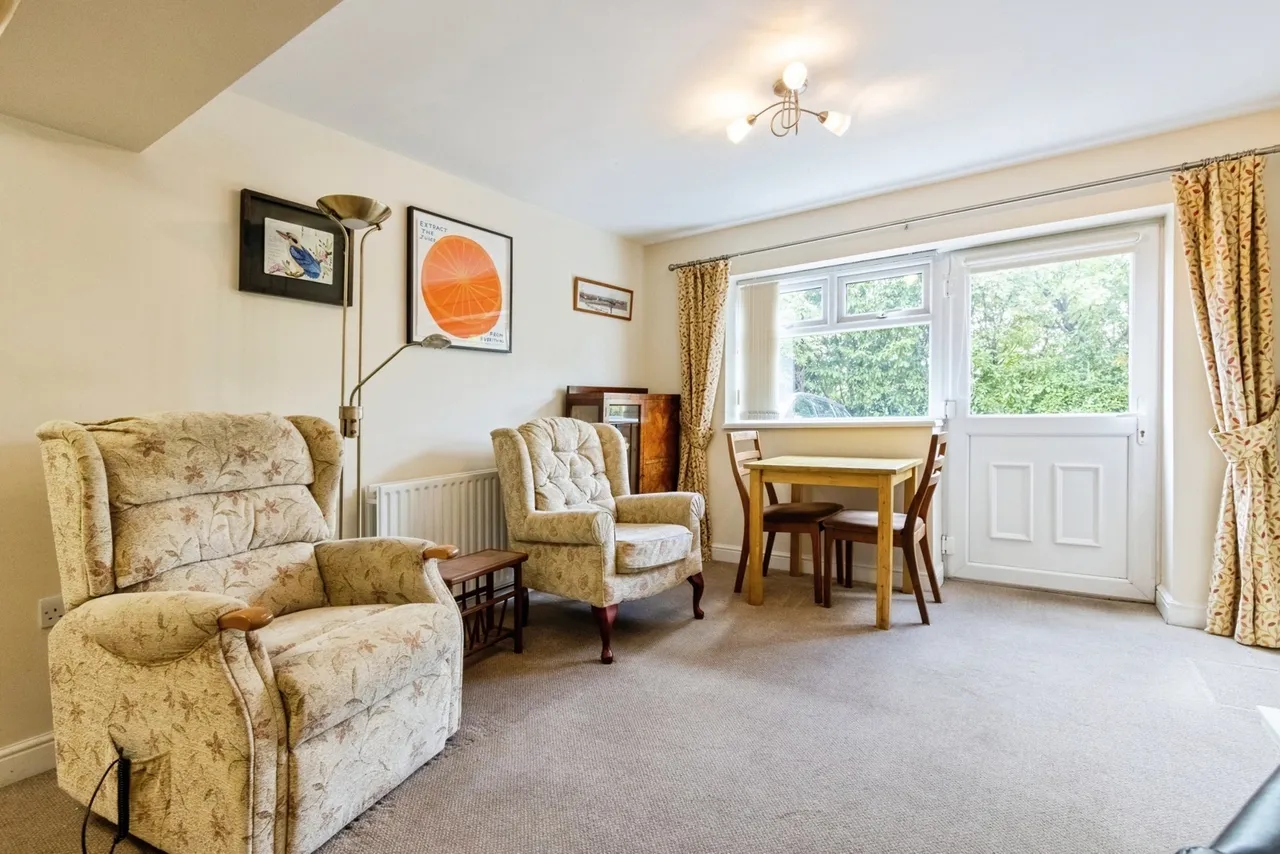 Wrenthorpe Road, Wrenthorpe, Wakefield, West Yorkshire, WF2, photo 29