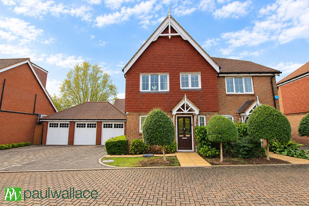 3 bed house for sale, Hastings Avenue, Cheshunt, EN7