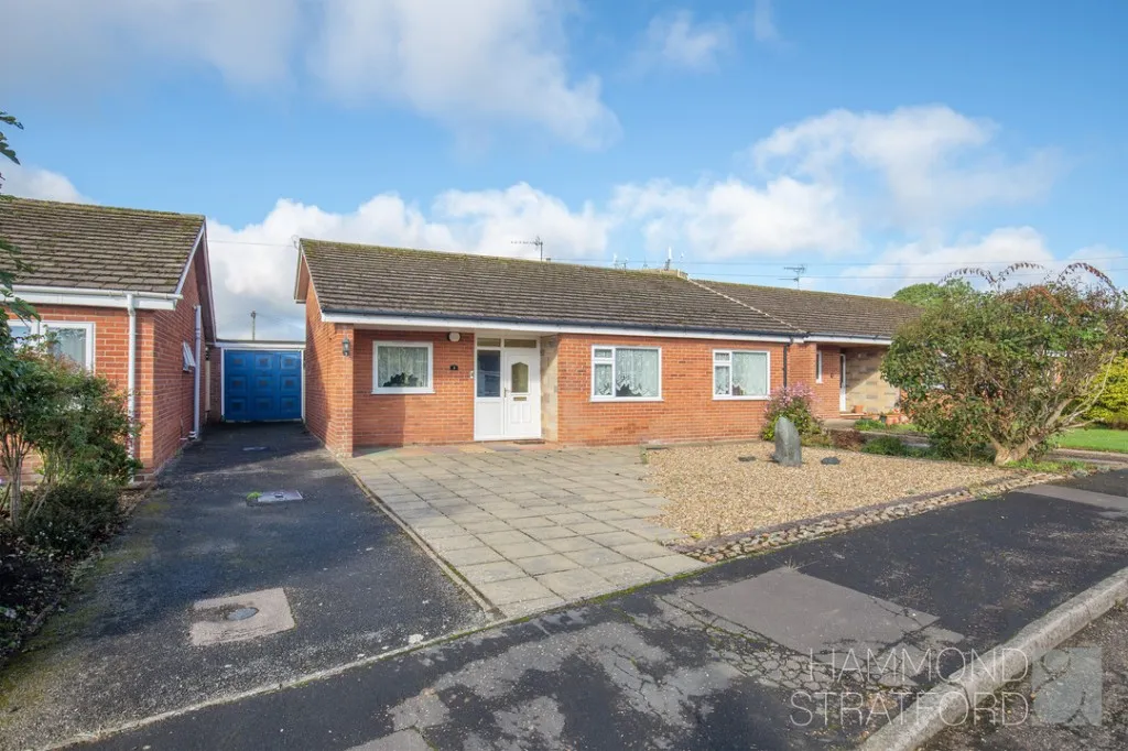 3 bed house for sale, Melton Court, Hethersett