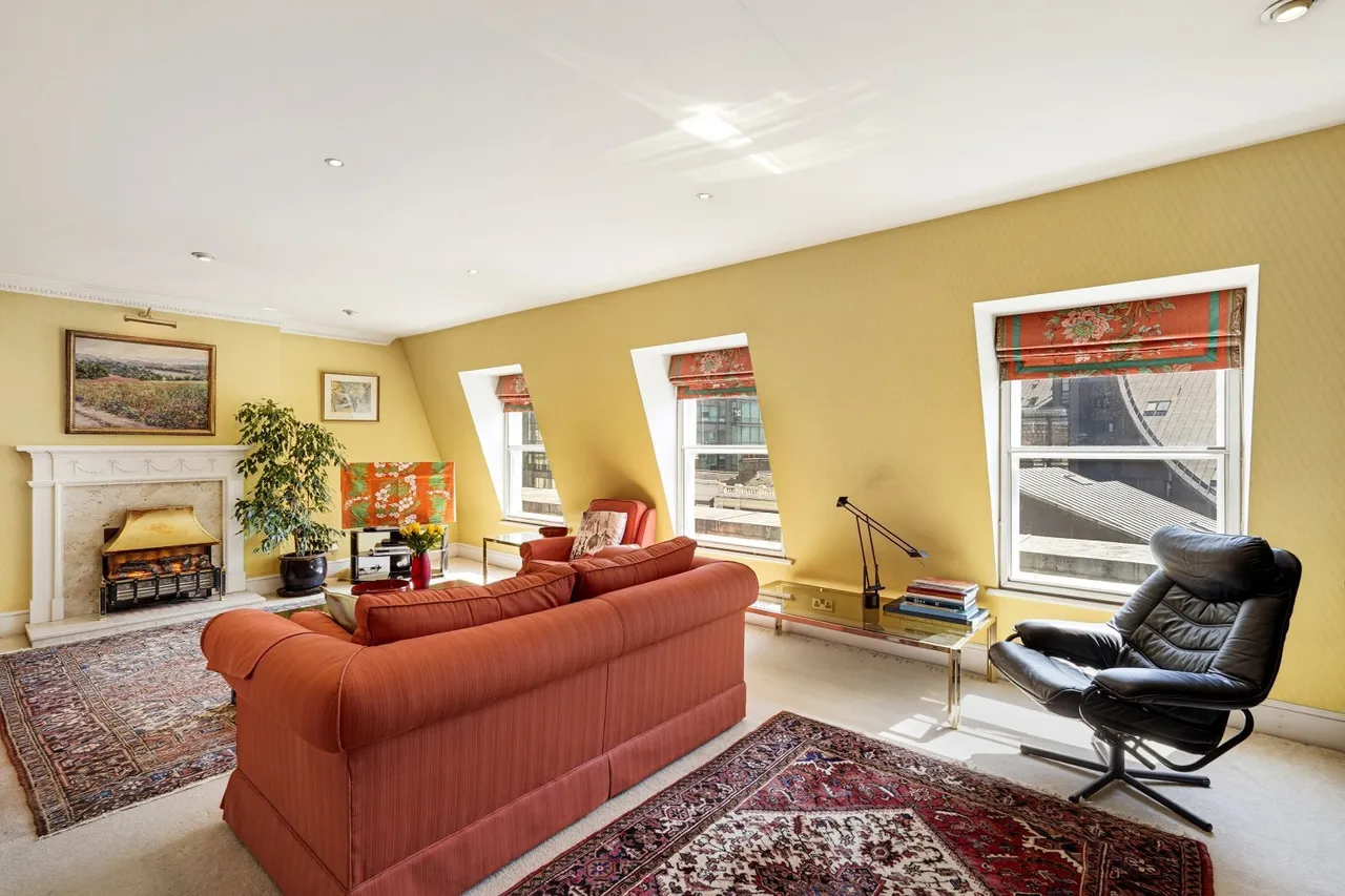 2 bed flat for sale, Bessborough Gardens, Pimlico, SW1V