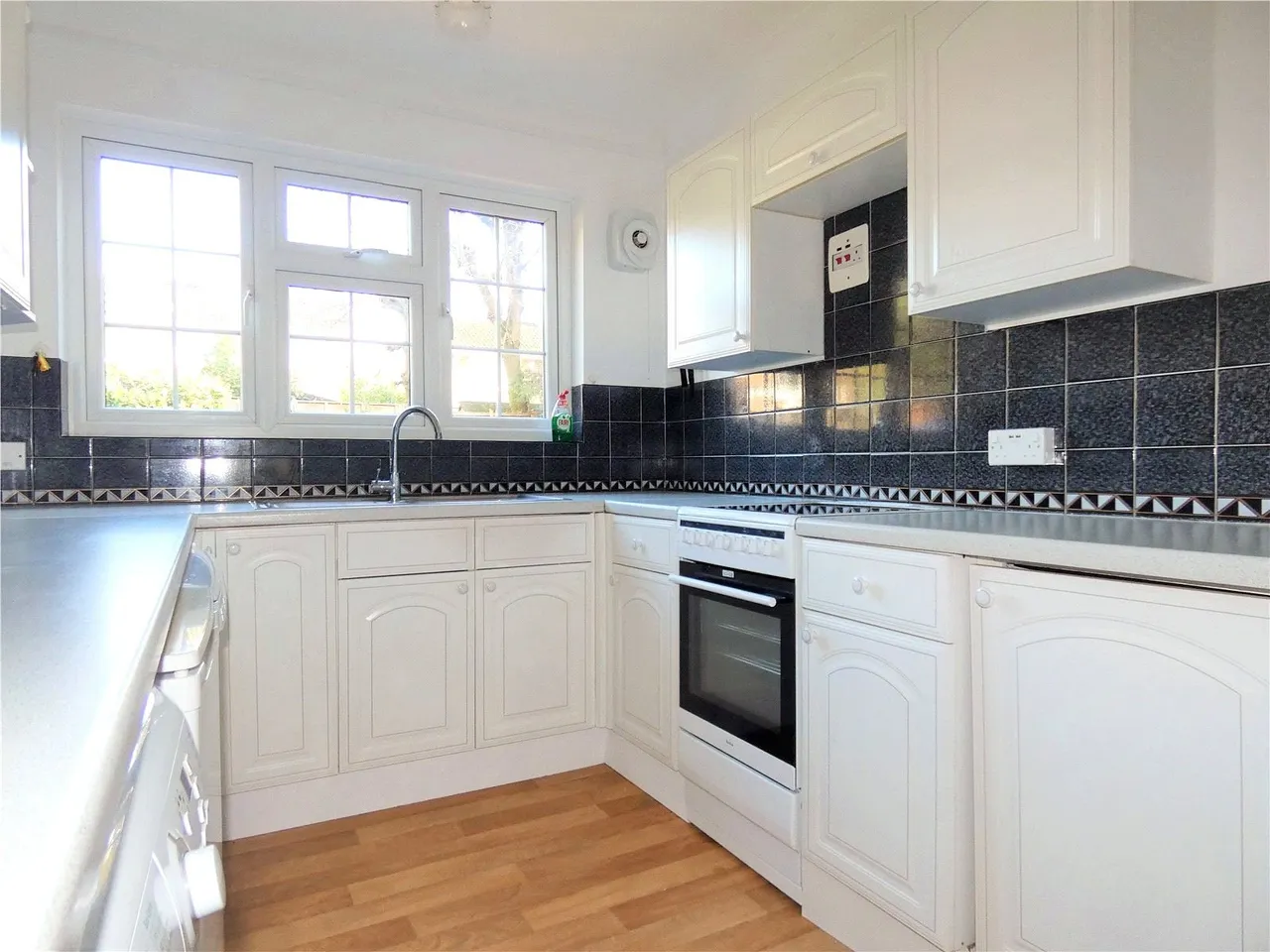 Tithewood Close, Hiltingbury, SO53, photo 3