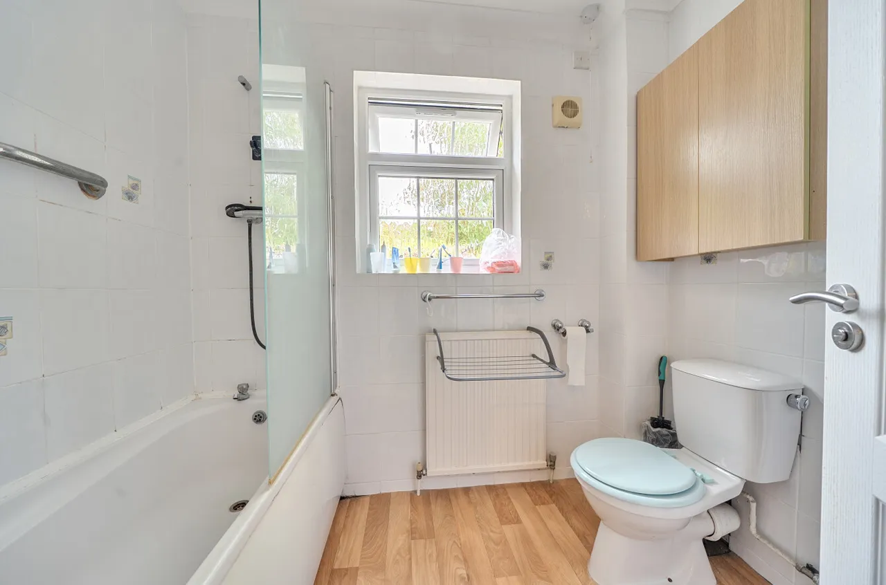 Tithewood Close, Hiltingbury, SO53, photo 5