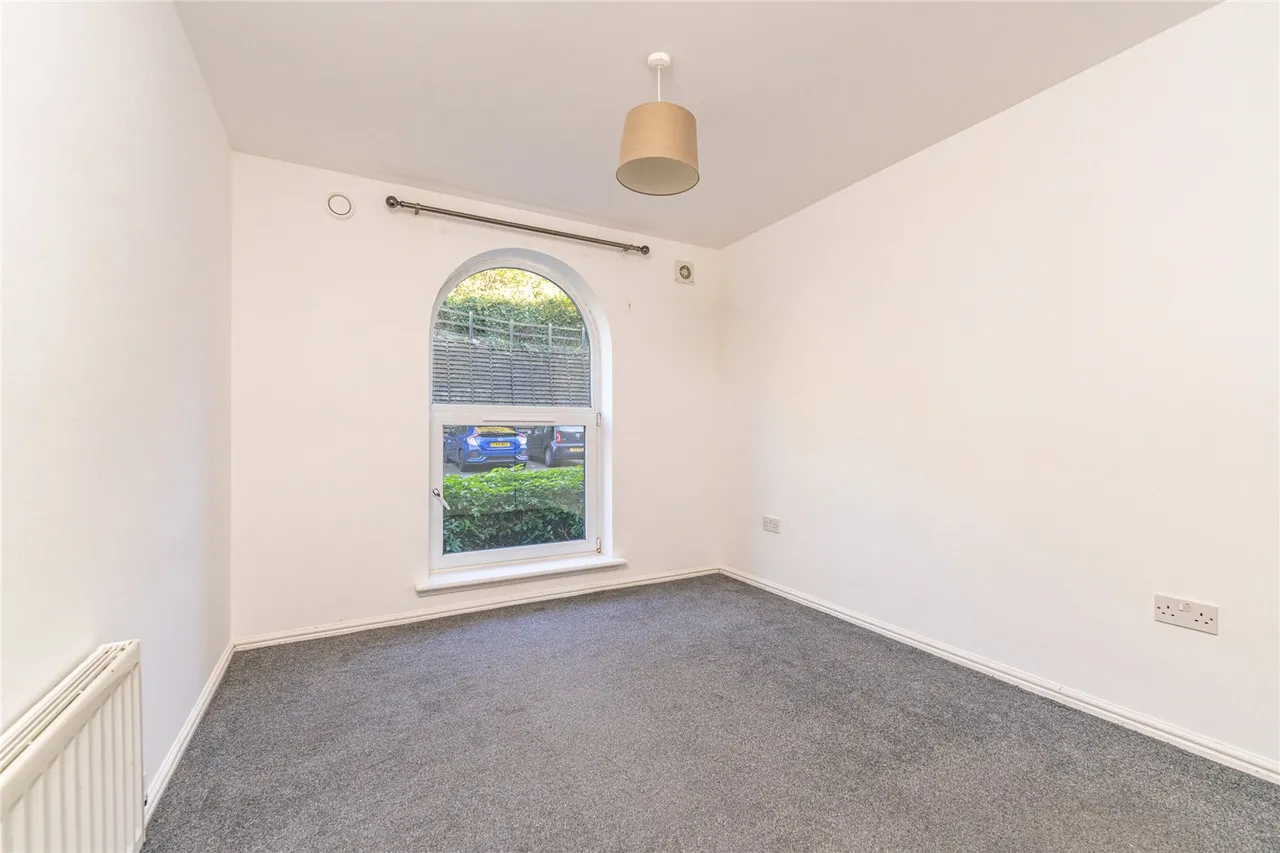 Lady Campbells Court, Dunfermline, KY12, photo 17