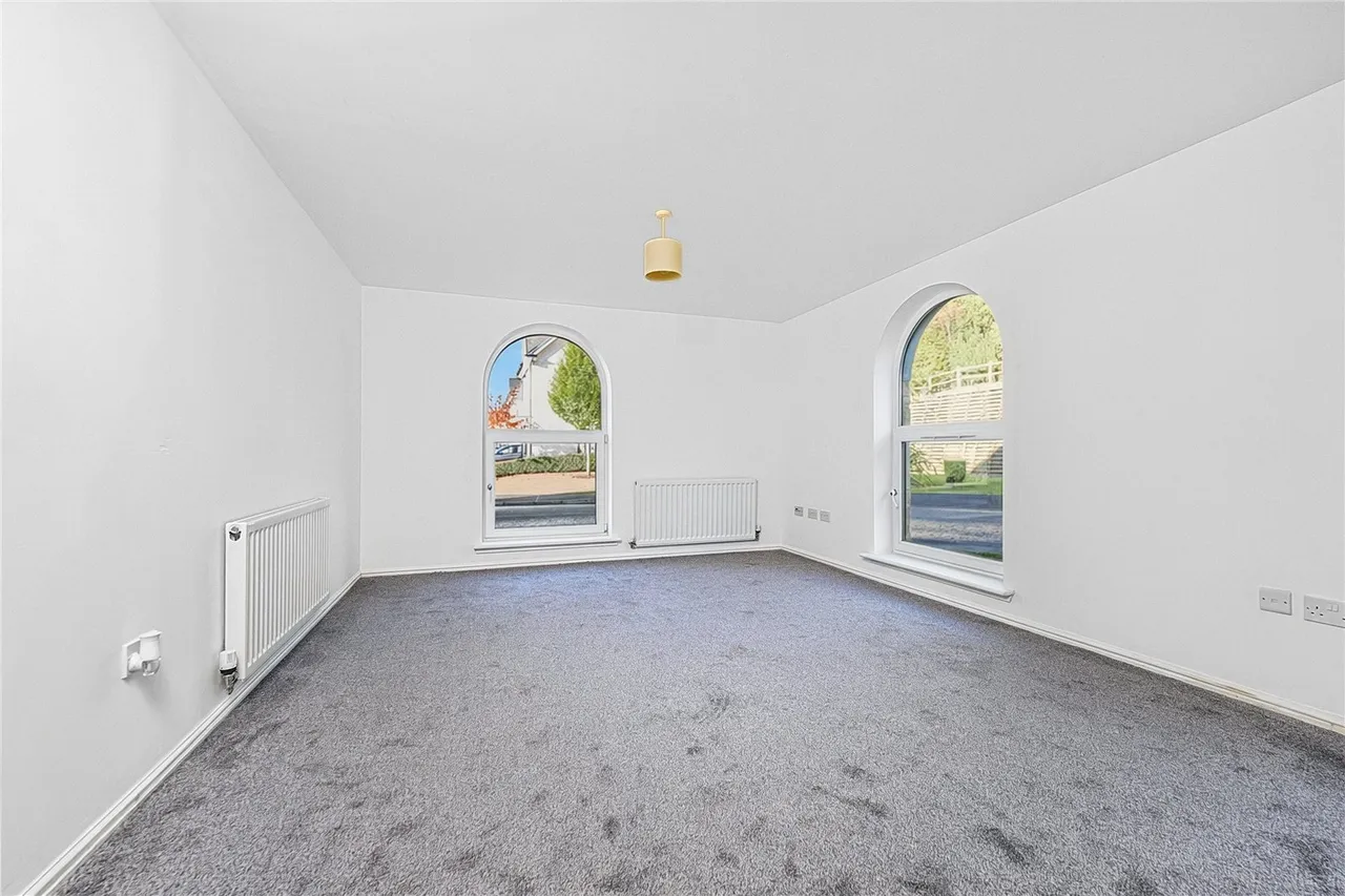 Lady Campbells Court, Dunfermline, KY12, photo 2