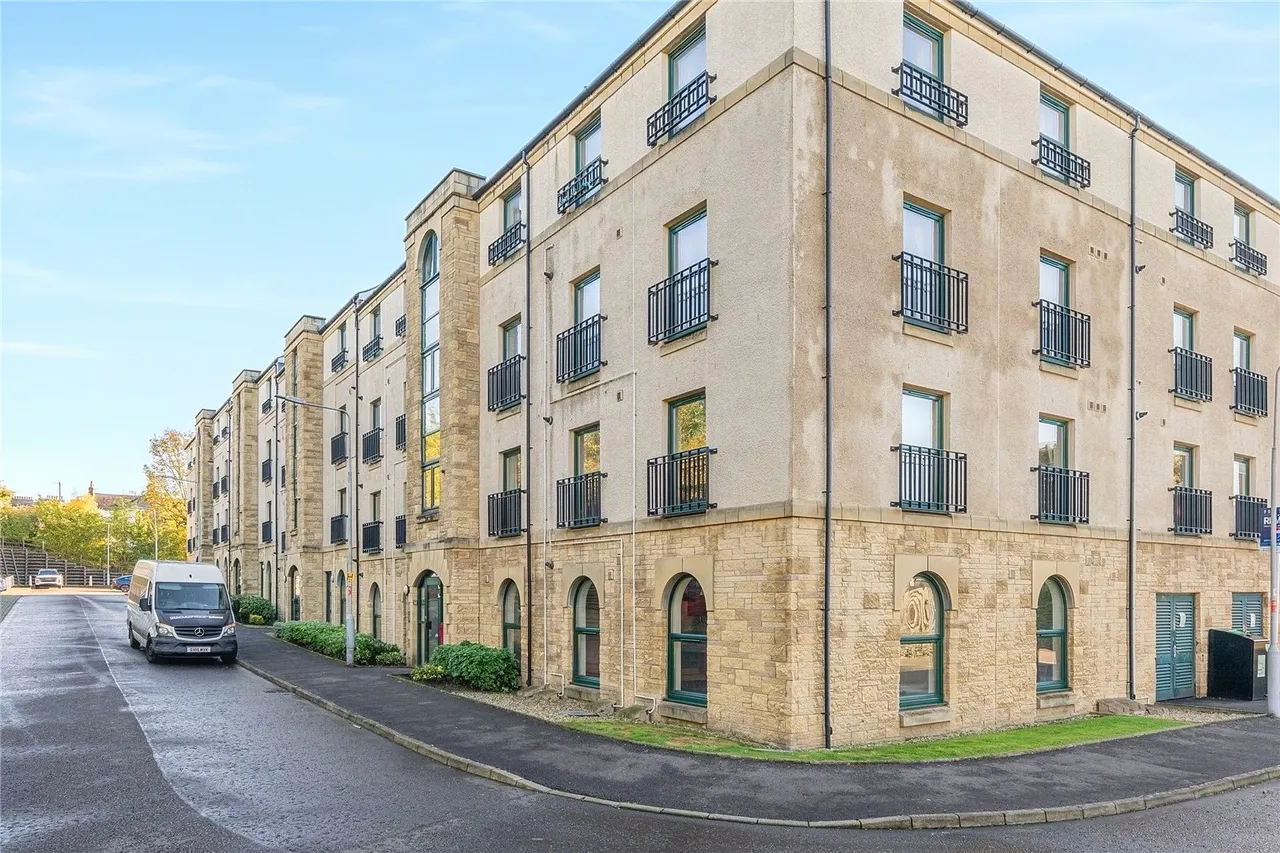 Lady Campbells Court, Dunfermline, KY12, photo 24