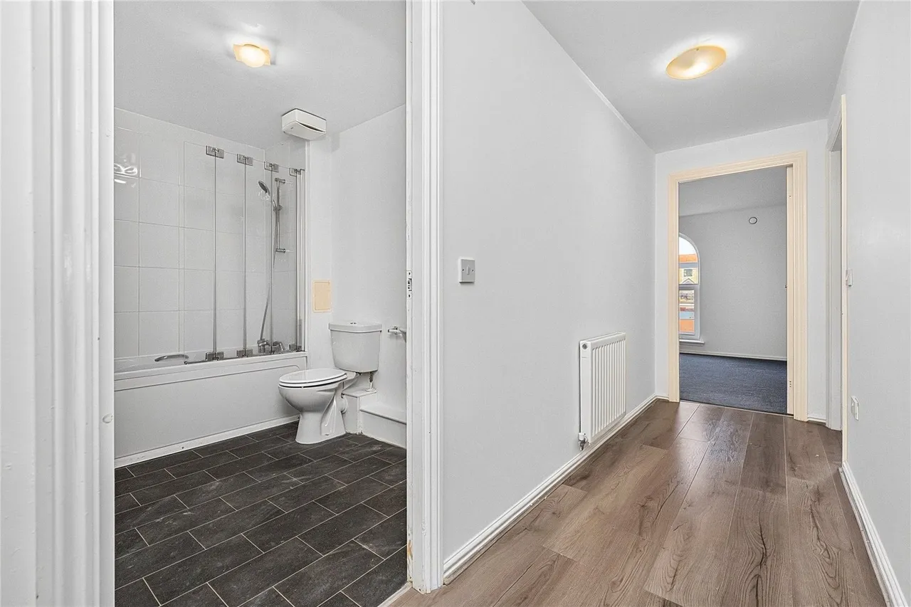 Lady Campbells Court, Dunfermline, KY12, photo 10