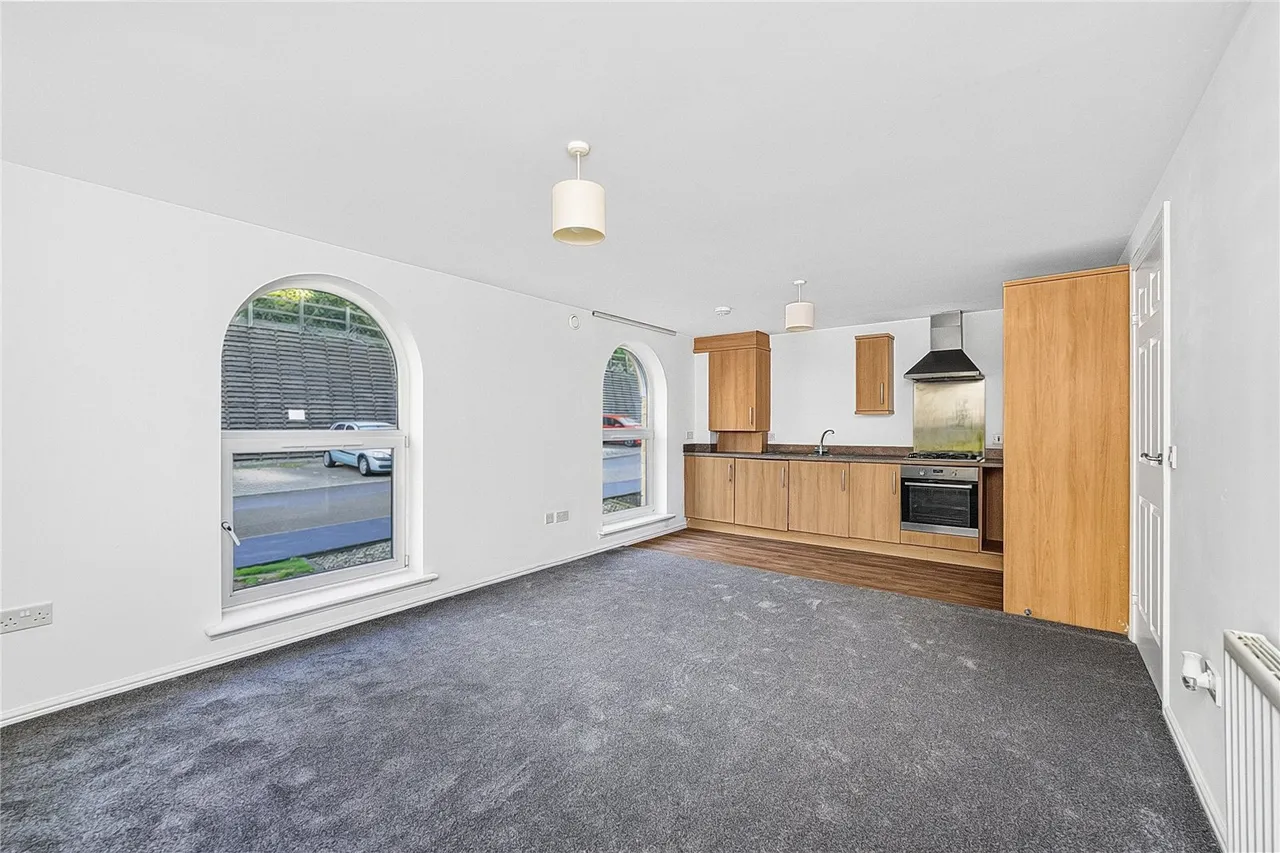 Lady Campbells Court, Dunfermline, KY12, photo 5