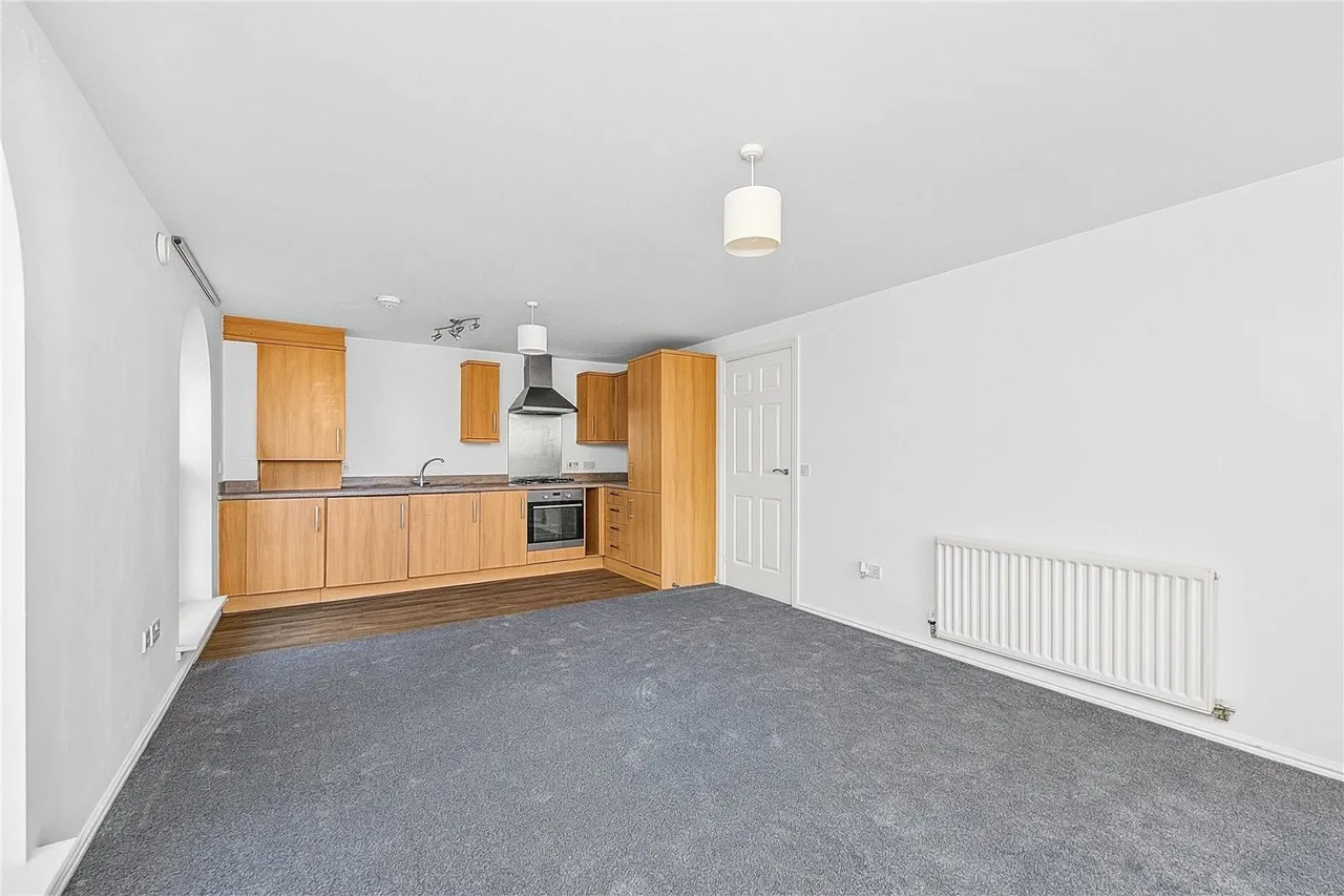 Lady Campbells Court, Dunfermline, KY12, photo 6