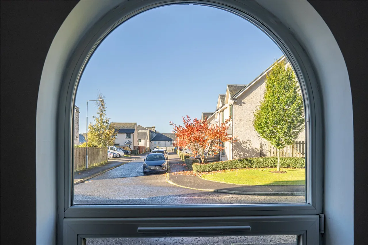 Lady Campbells Court, Dunfermline, KY12, photo 4