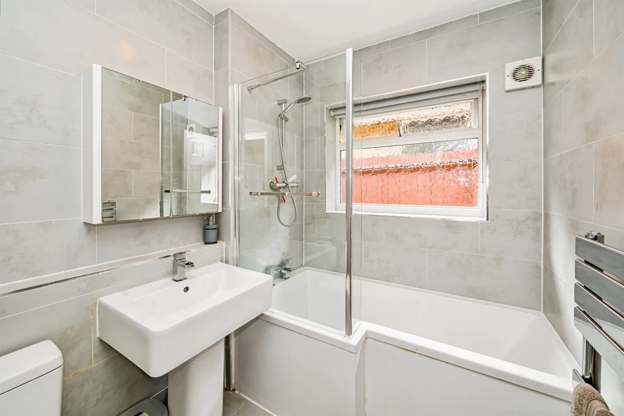 Dove House Crescent, Slough, photo 11