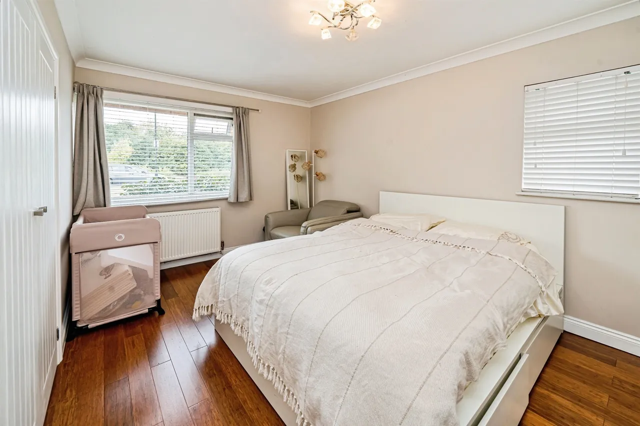 Dove House Crescent, Slough, photo 10