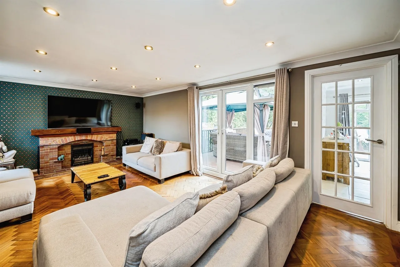 Dove House Crescent, Slough, photo 8