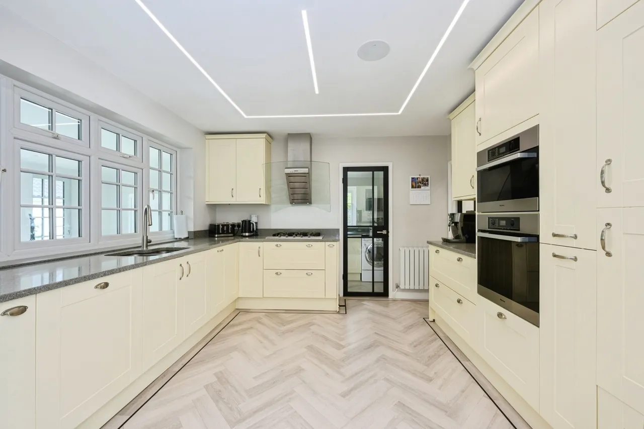 Uplands Road, Kenley, CR8, photo 3
