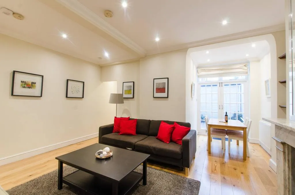 Gloucester Street, London, SW1V, photo 3