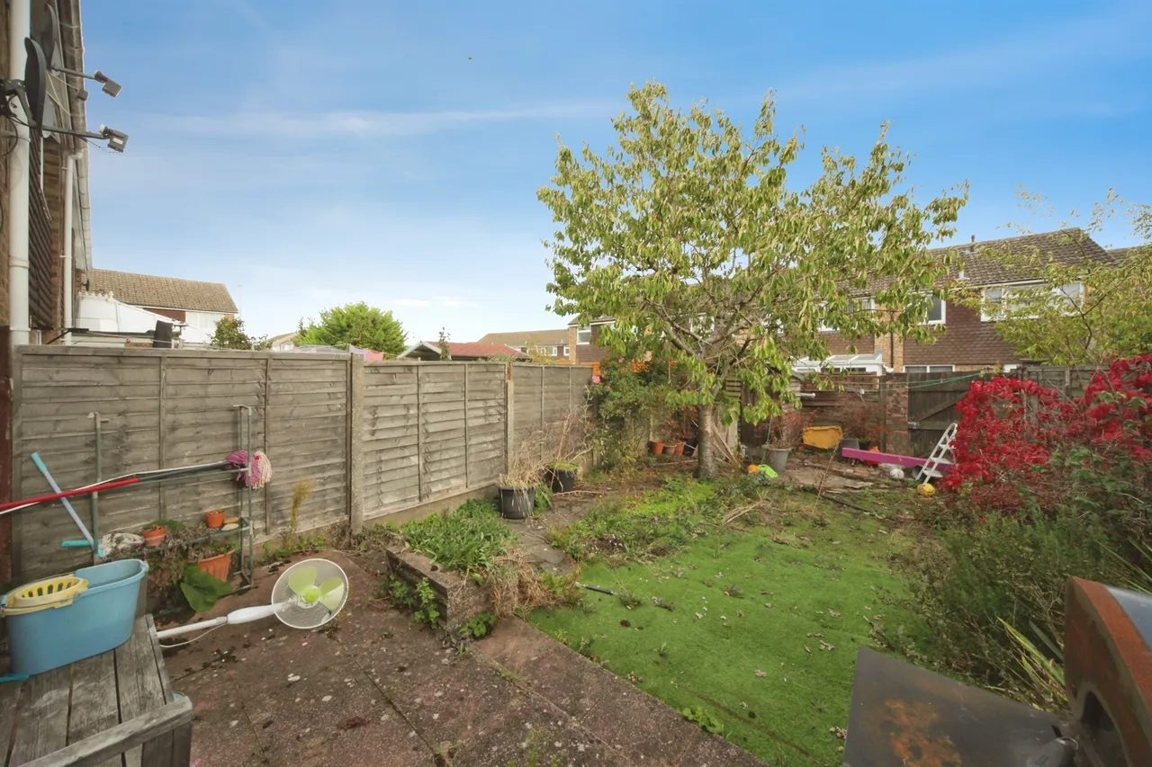 Telscombe Way, Luton, LU2, photo 3