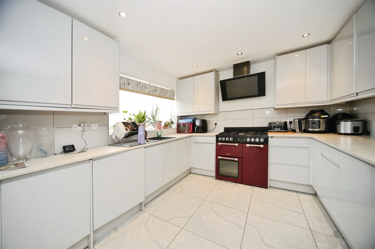 Telscombe Way, Luton, LU2, photo 9