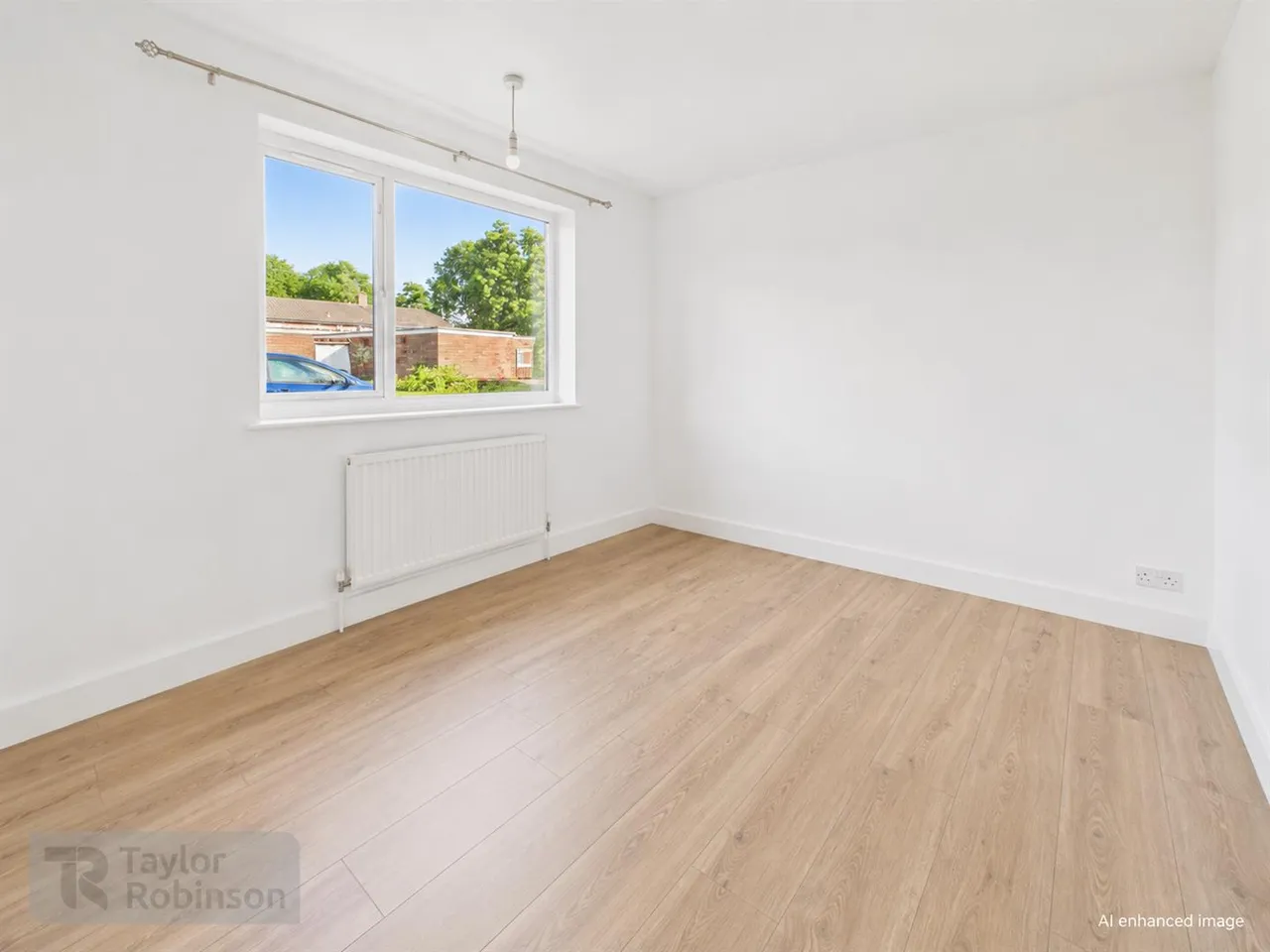 Weald Drive, Furnace Green, RH10, photo 4