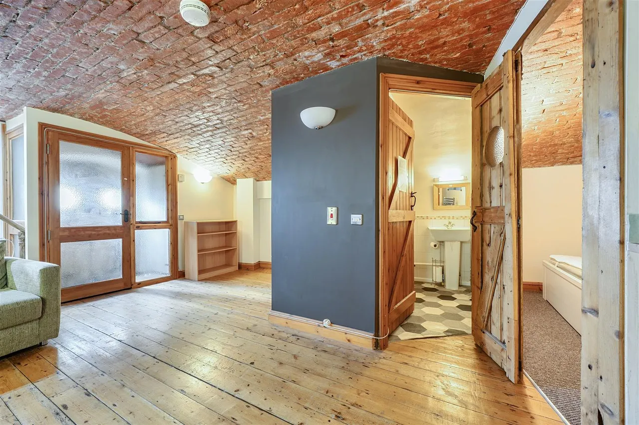 Portland Street, Clifton, BS8, photo 9