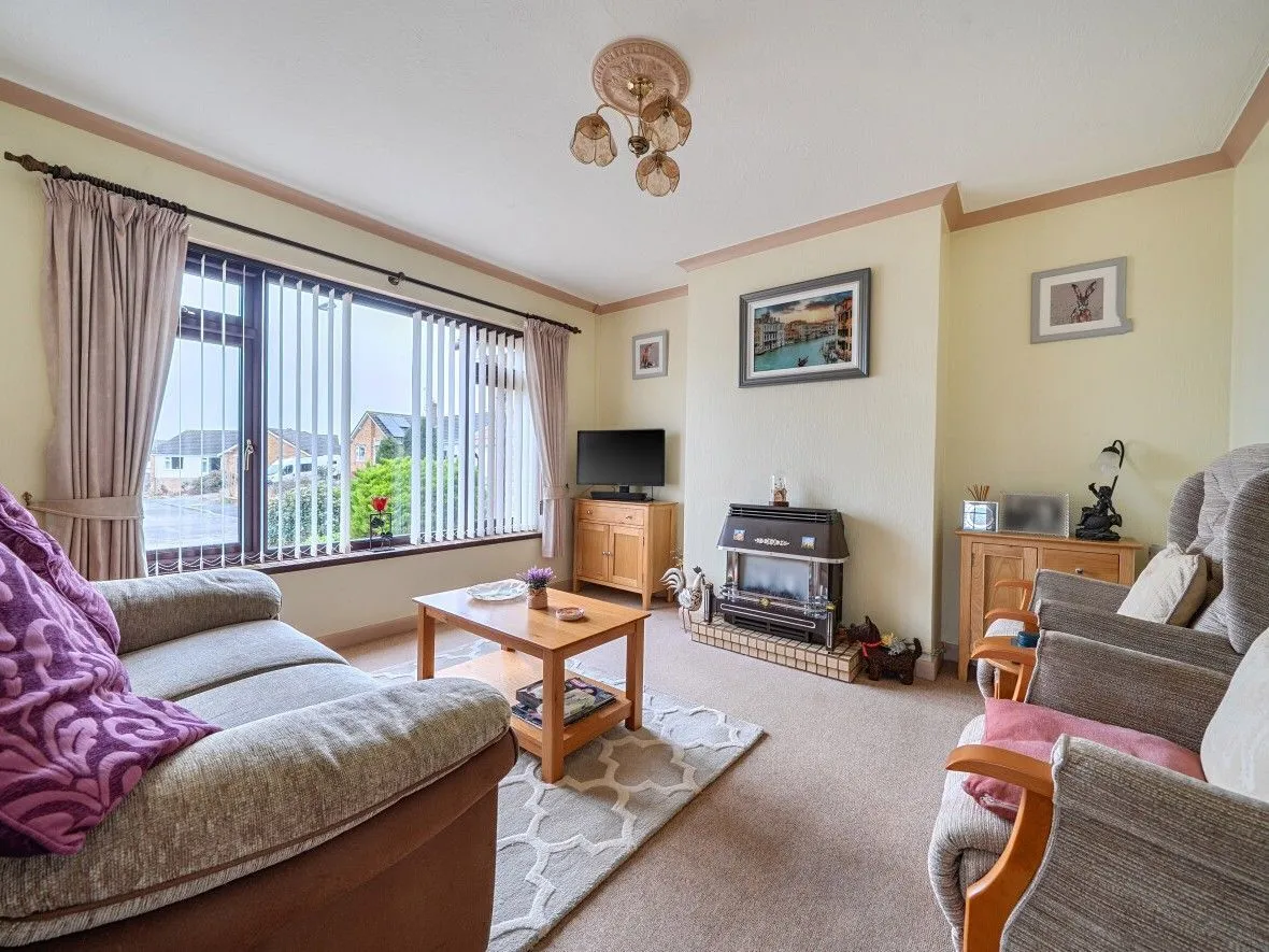 Newman Close, Glastonbury, BA6, photo 3