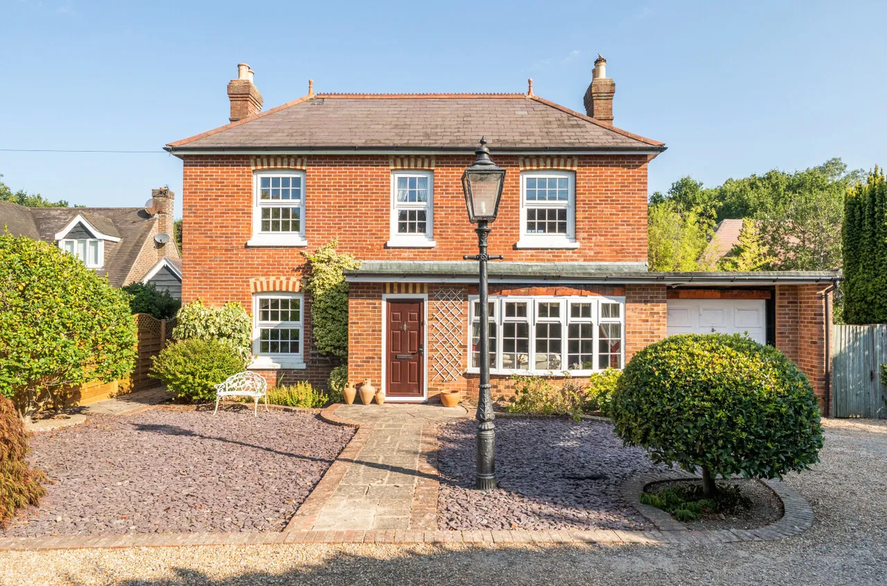 3 bed house for sale, Green Lane, Lower Swanwick, SO31