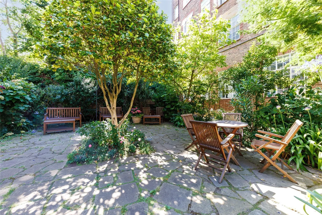 Kings Court South, Chelsea Manor Gardens, London, SW3, photo 9