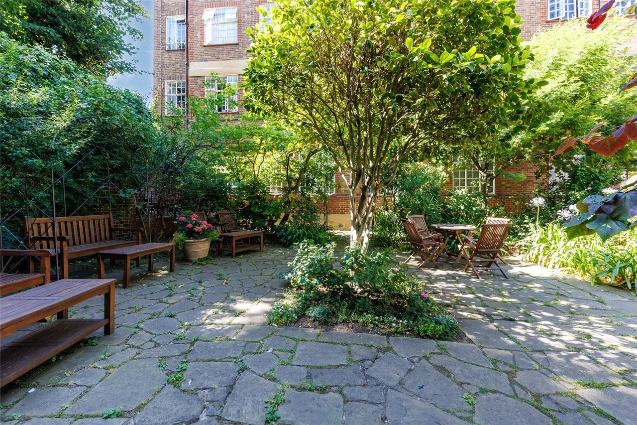 Kings Court South, Chelsea Manor Gardens, London, SW3, photo 10