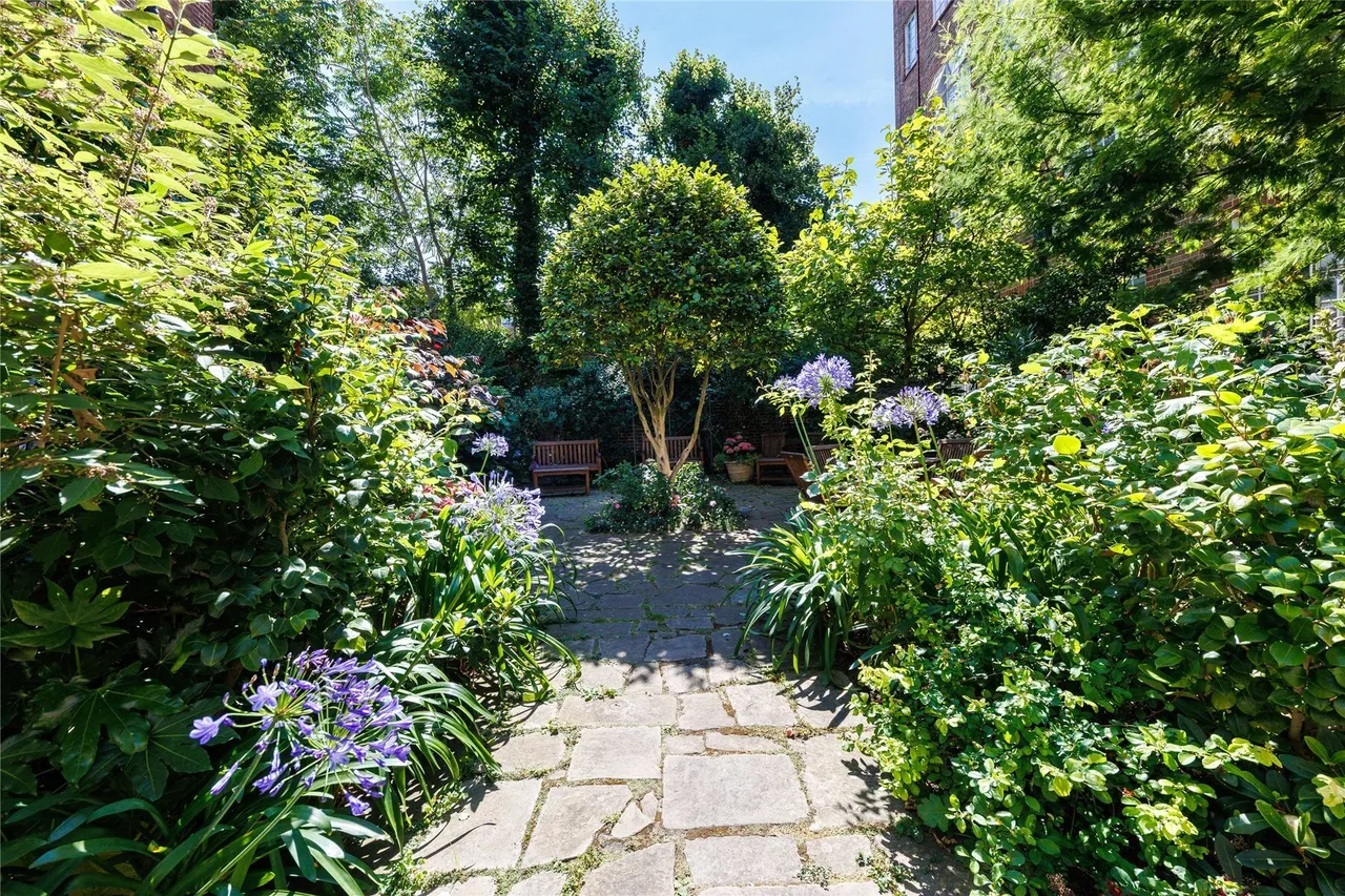 Kings Court South, Chelsea Manor Gardens, London, SW3, photo 8