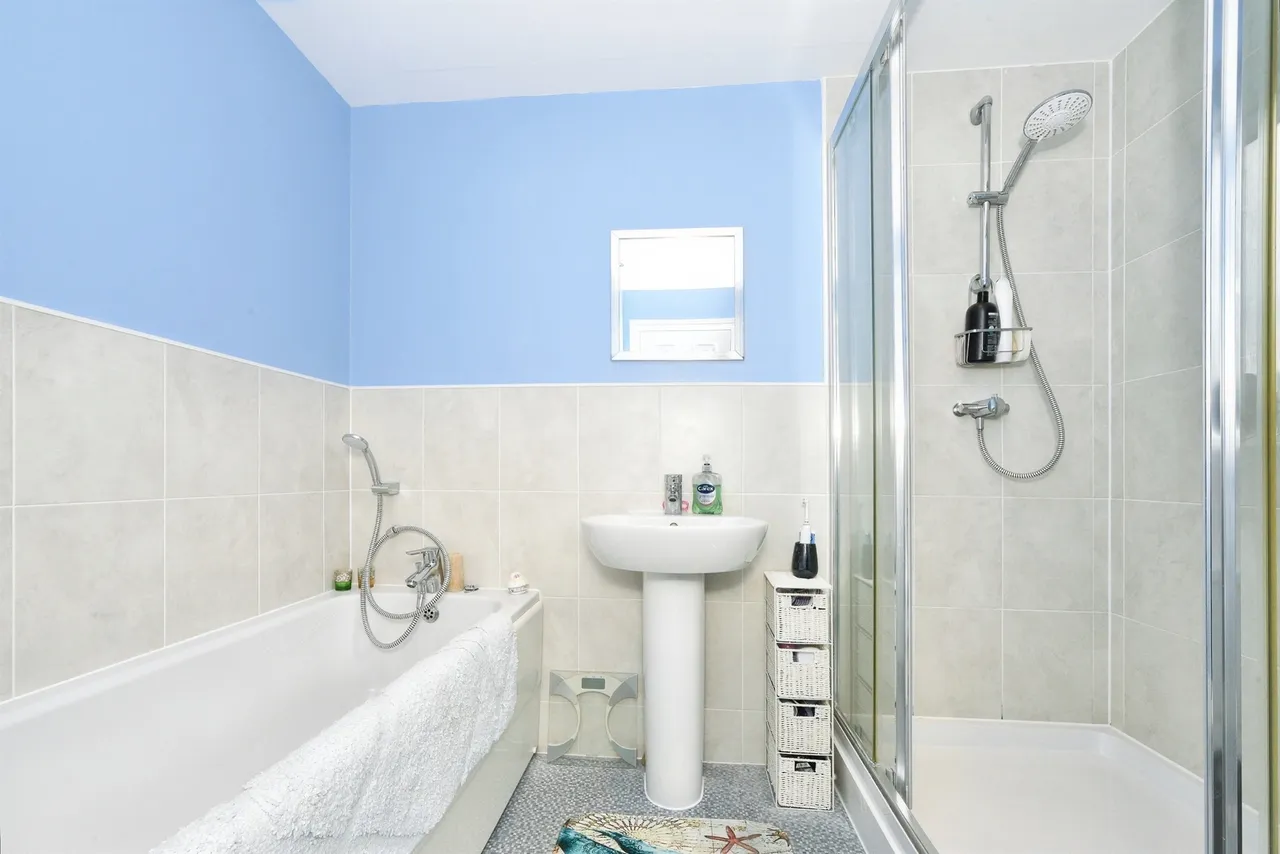 Belcombe Close, Coate, SN3, photo 11