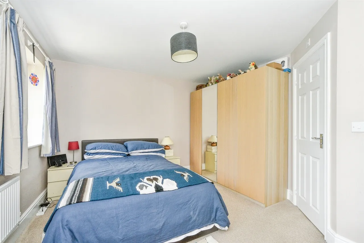 Belcombe Close, Coate, SN3, photo 12