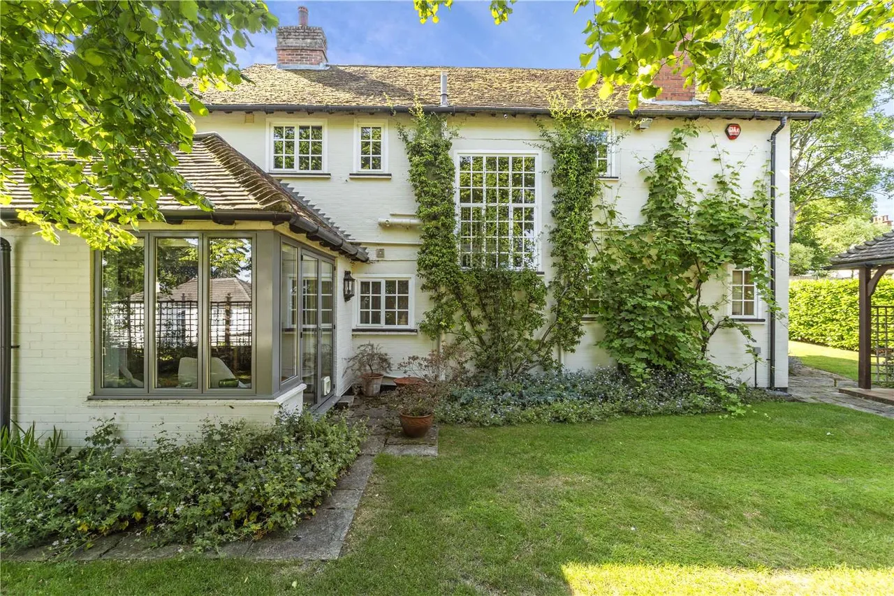 The Ridgeway, Guildford, GU1, photo 2