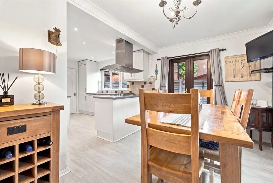 with 4 bedrooms in Bishop's Stortford, CM23, photo 5