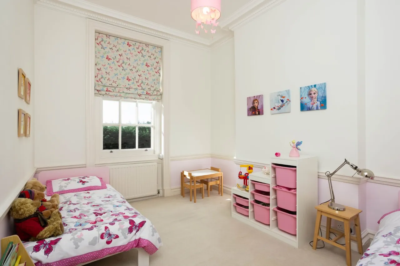 St. Helens Lane, Leeds, LS16, photo 10