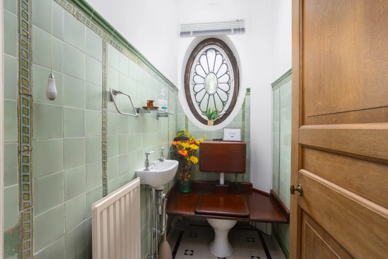 St. Helens Lane, Leeds, LS16, photo 13