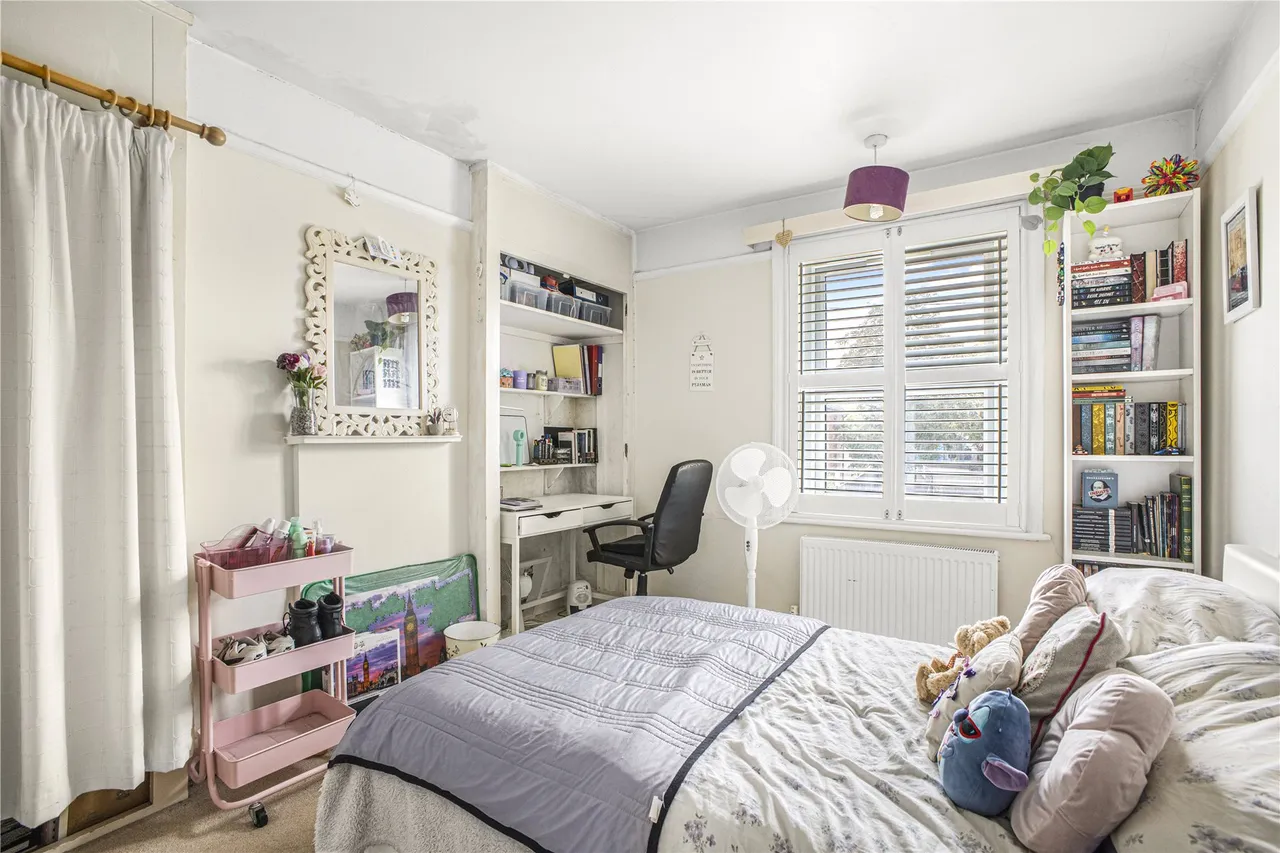 Chobham Road, Knaphill, GU21, photo 12