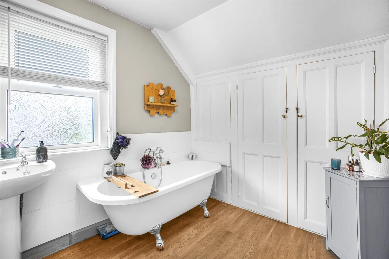 Chobham Road, Knaphill, GU21, photo 14