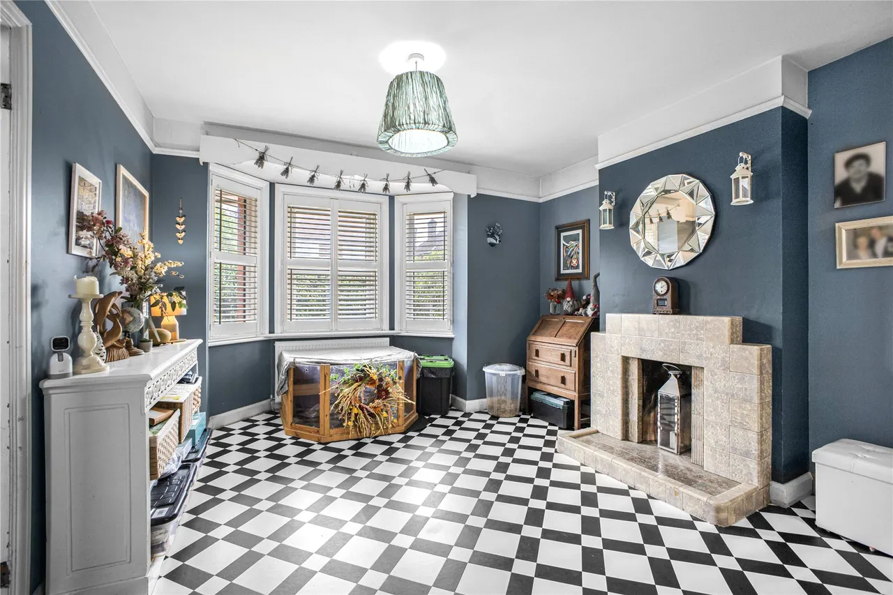 Chobham Road, Knaphill, GU21, photo 5
