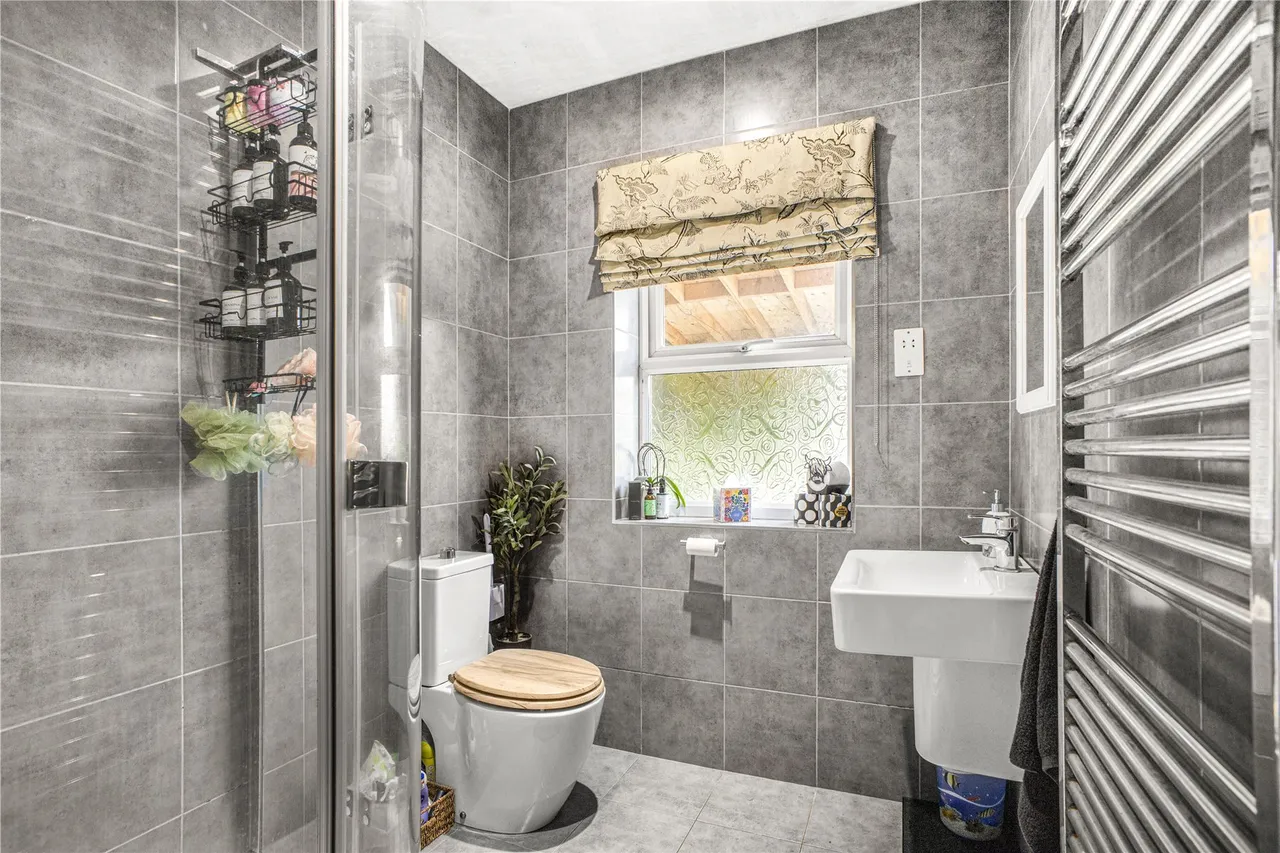 Chobham Road, Knaphill, GU21, photo 15